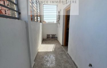 A LOUER UN ETAGE DE VILLA S+2 A JARDIN DE L AOUINA