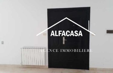 A louer un etage de villa s+4 à chotrana 2.