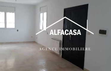 A louer un etage de villa s+4 à chotrana 2.