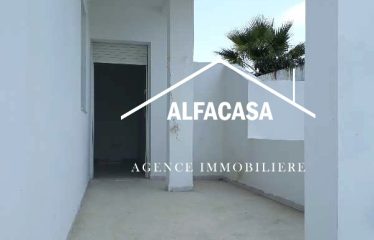 A louer un etage de villa s+4 à chotrana 2.