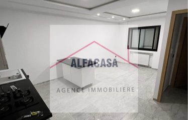 A VENDRE UN APPARTEMENT S+1 JAMAIS HABITE A L AOUINA