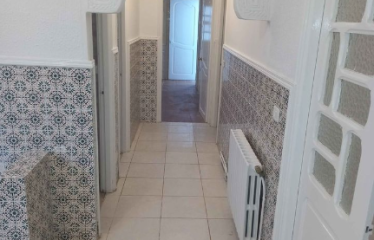 A LOUER UN ETAGE DE VILLA S+4 A LA MARSA.