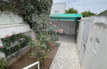 A VENDRE UNE VILLA S+5 HAUT STANDING A JARDIN DE L AOUINA