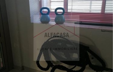 A VENDRE UNE SALLE DE SPORT AVEC MATERIELS A LA MARSA