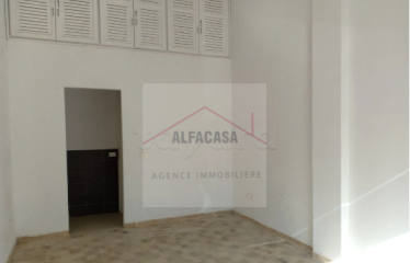 A VENDRE 3 LOCAUX COMMECIAUX A LA MARSA