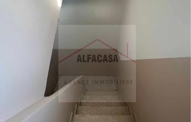 A VENDRE UN IMMEUBLE COMPOSE D UN CAFE ET QUATRE APPARTEMENTS A RAS Jbal BIZERTE