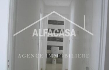 A Vendre un appartement s+3 haut standing à cité Wahat l’Aouina