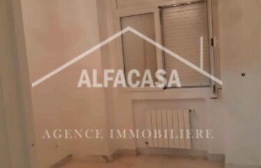 A vendre appartement S+1 haut standing a cité wahat.