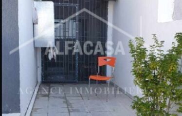 A VENDRE UN APPARTEMENT S+1 A CITE LWAHAT