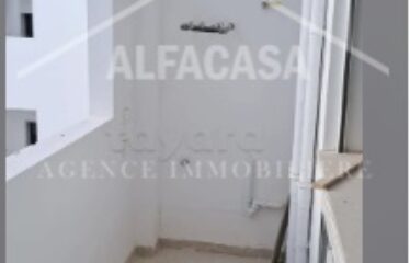 A VENDRE UN APPARTEMENT S+1 A CITE LWAHAT