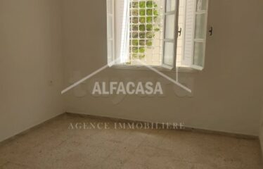 A LOUER UN ETAGE DE VILLA s+1 A LA MARSA