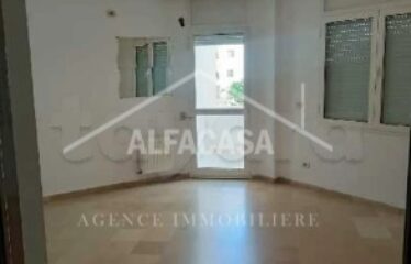 A LOUER UN APPARTEMENT S+3 A CITE L WAHAT