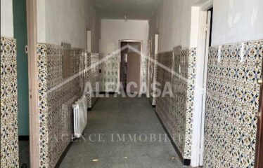 A LOUER UN ETAGE DE VILLA S+3 POUR USAGE BUREAUTIQUUE A L’AOUINA CITE SALAMA