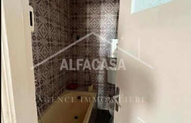 A LOUER UN ETAGE DE VILLA S+3 POUR USAGE BUREAUTIQUUE A L’AOUINA CITE SALAMA